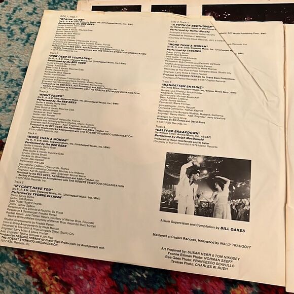 SATURDAY NIGHT FEVER - THE ORIGINAL MOVIE SOUND TRACK - VINYL LP RECORD - 1977 - Picture 9 of 13